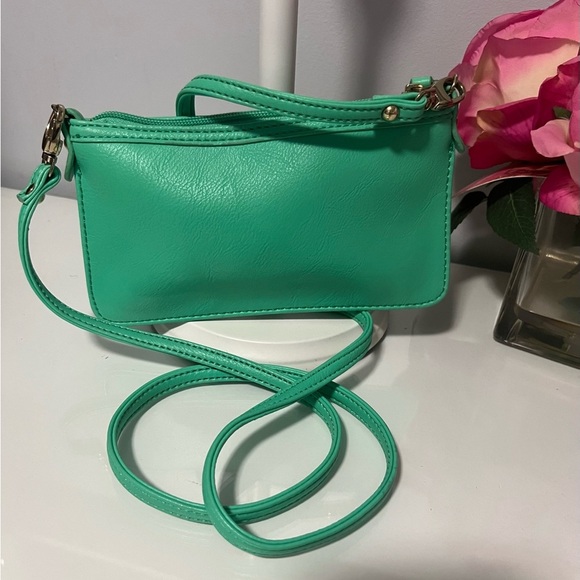 Danielle Nicole Vibrant Green Crossbody Bag with Adjustable Strap - Picture 2 of 4
